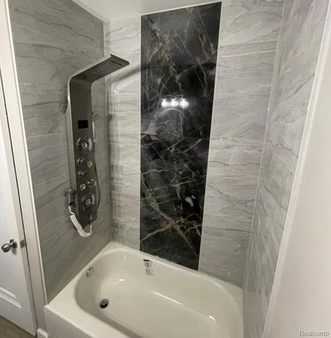 20661 Washtenaw Street, Harper Woods, MI 48225