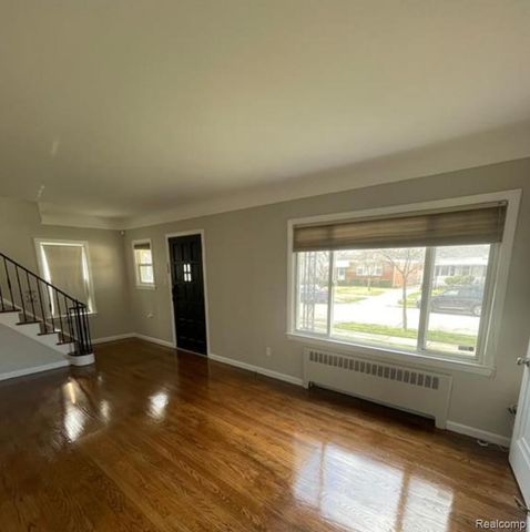 20661 Washtenaw Street, Harper Woods, MI 48225