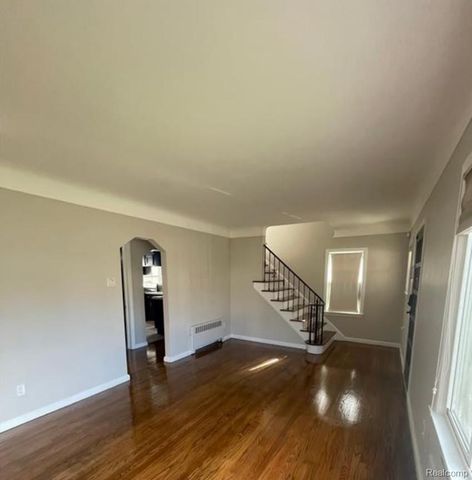 20661 Washtenaw Street, Harper Woods, MI 48225