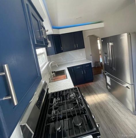 20661 Washtenaw Street, Harper Woods, MI 48225