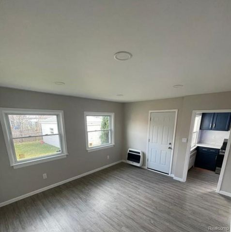 20661 Washtenaw Street, Harper Woods, MI 48225