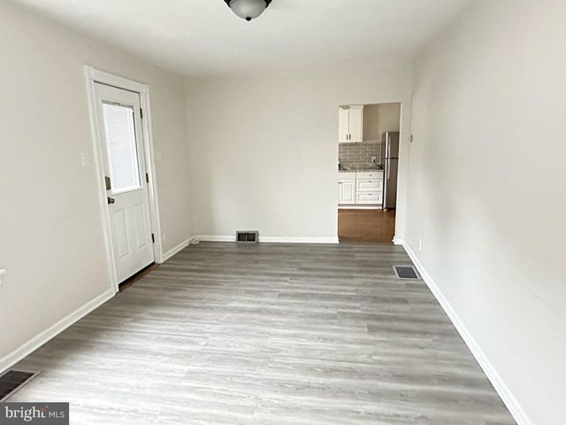 33-33 B CARROLL AVE #B, Williamstown, NJ 08094