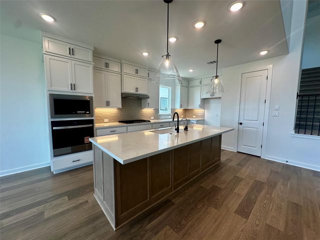 473 Sage Thrasher CIR, Dripping Springs, TX 78620