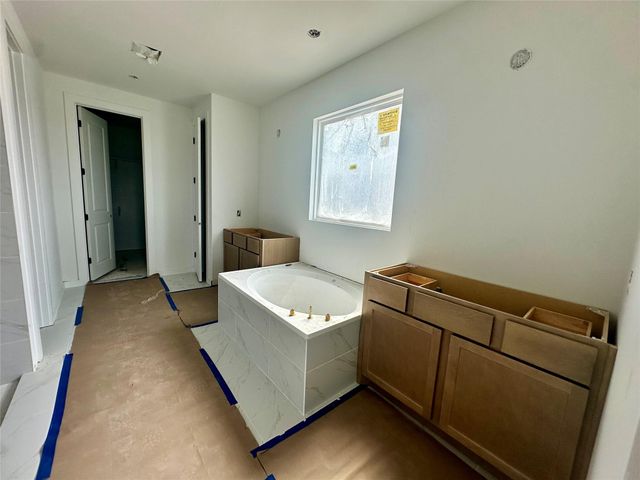 473 Sage Thrasher CIR, Dripping Springs, TX 78620