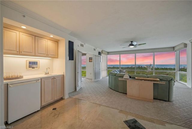 7515 PELICAN BAY BLVD 10D, Naples, FL 34108