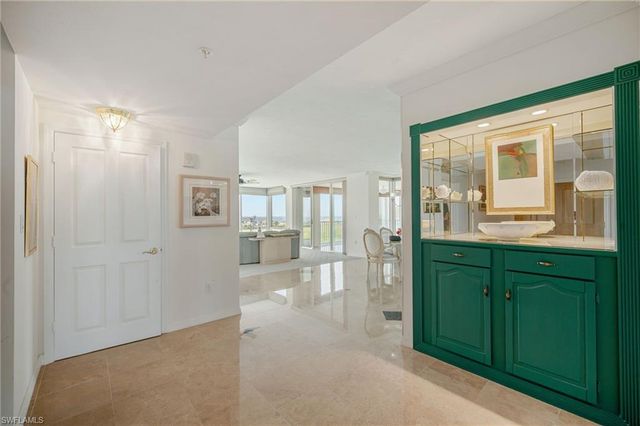 7515 PELICAN BAY BLVD 10D, Naples, FL 34108