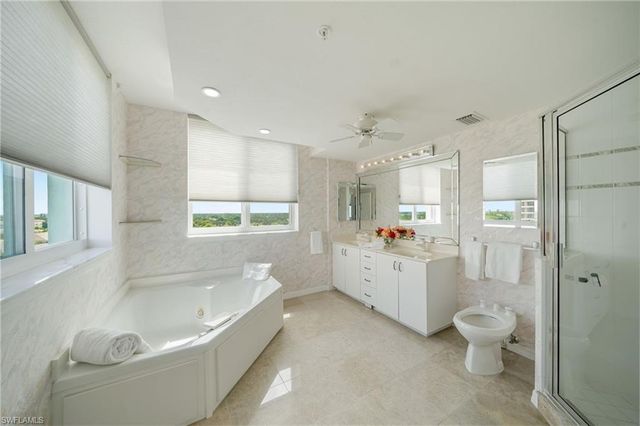 7515 PELICAN BAY BLVD 10D, Naples, FL 34108