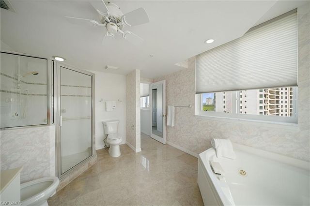 7515 PELICAN BAY BLVD 10D, Naples, FL 34108
