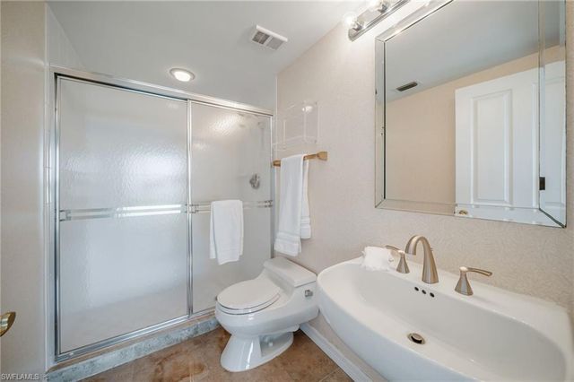 7515 PELICAN BAY BLVD 10D, Naples, FL 34108
