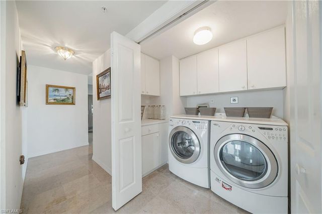 7515 PELICAN BAY BLVD 10D, Naples, FL 34108