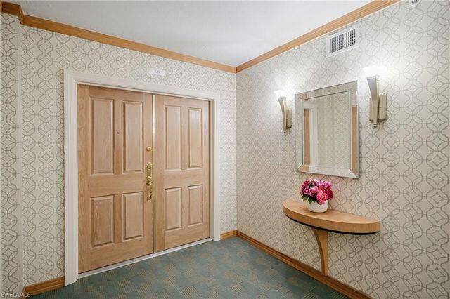 7515 PELICAN BAY BLVD 10D, Naples, FL 34108