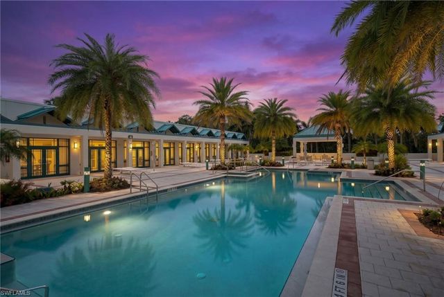 7515 PELICAN BAY BLVD 10D, Naples, FL 34108
