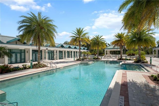 7515 PELICAN BAY BLVD 10D, Naples, FL 34108
