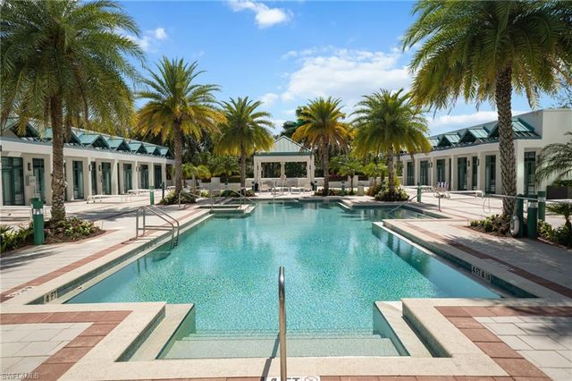 7515 PELICAN BAY BLVD 10D, Naples, FL 34108