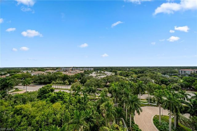 7515 PELICAN BAY BLVD 10D, Naples, FL 34108