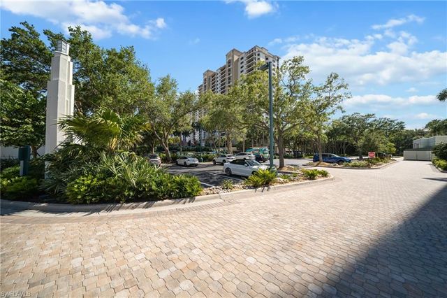 7515 PELICAN BAY BLVD 10D, Naples, FL 34108