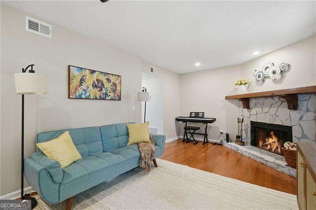 270 Quail Run, Roswell, GA 30076