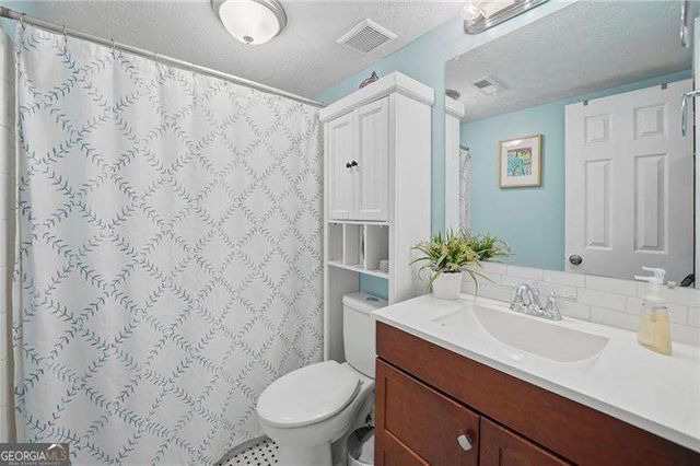 270 Quail Run, Roswell, GA 30076