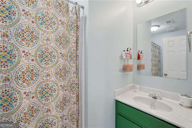 270 Quail Run, Roswell, GA 30076