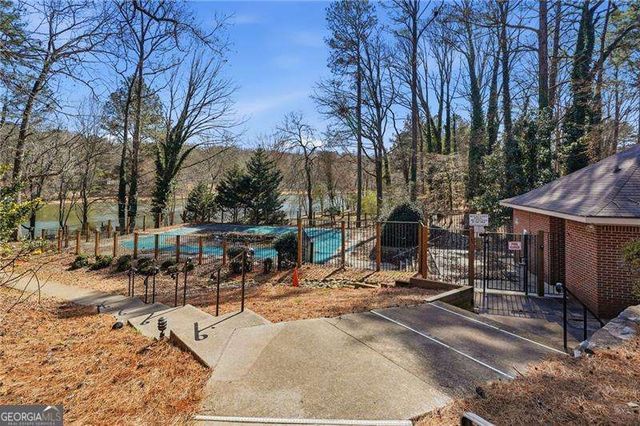 270 Quail Run, Roswell, GA 30076