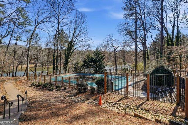 270 Quail Run, Roswell, GA 30076