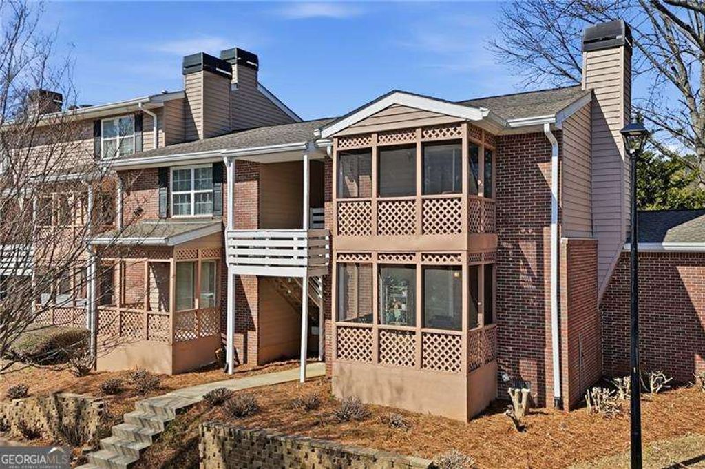 270 Quail Run, Roswell, GA 30076