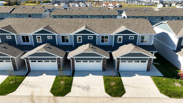 234 NW Waverly Drive, Waukee, IA 50263