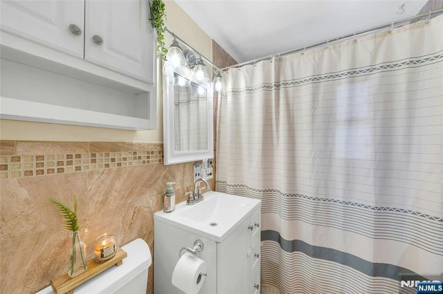 48-B Hastings, Rutherford, NJ 07070