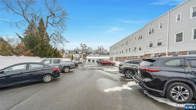 48-B Hastings, Rutherford, NJ 07070