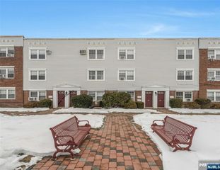 48-B Hastings, Rutherford, NJ 07070