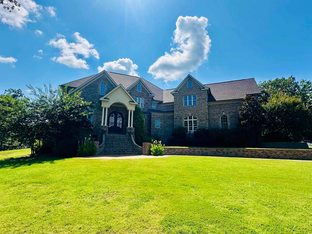 211 MARY JENE CV, Selmer, TN 38375