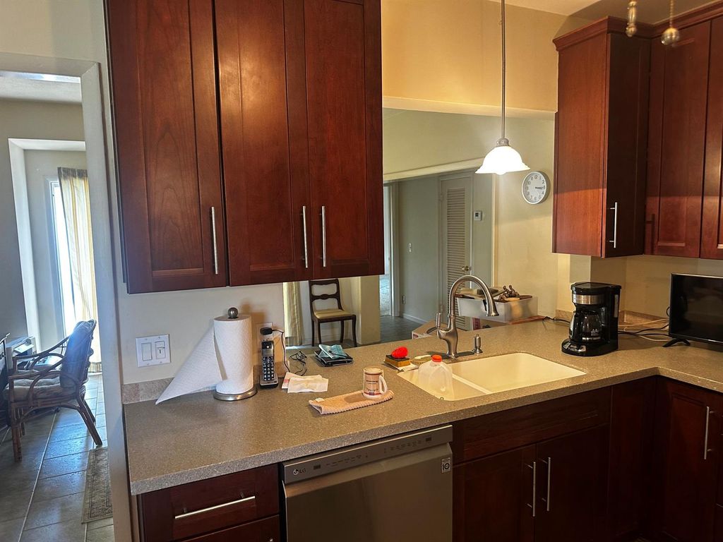 Image 8 of property listing at 3059 W Medinah Cir Circle W, Lake Worth, FL 33467