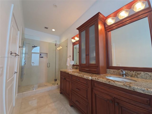 783 NE 195th St 0, Miami, FL 33179