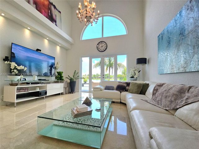 783 NE 195th St 0, Miami, FL 33179