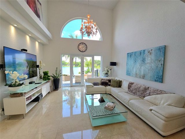 783 NE 195th St 0, Miami, FL 33179