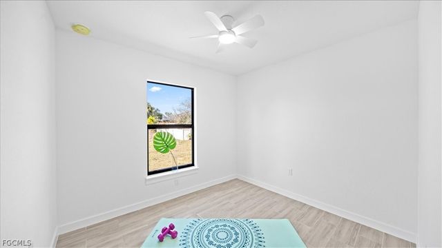 906 Capetown AVE, Lehigh Acres, FL 33974