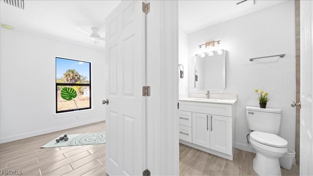 906 Capetown AVE, Lehigh Acres, FL 33974