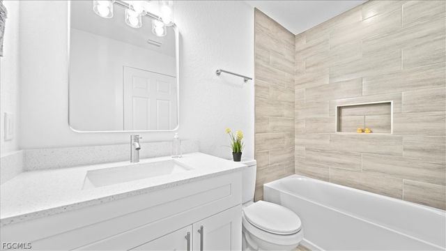 906 Capetown AVE, Lehigh Acres, FL 33974