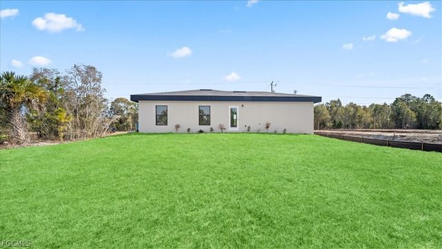 906 Capetown AVE, Lehigh Acres, FL 33974