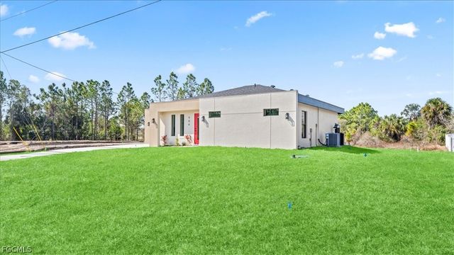 906 Capetown AVE, Lehigh Acres, FL 33974