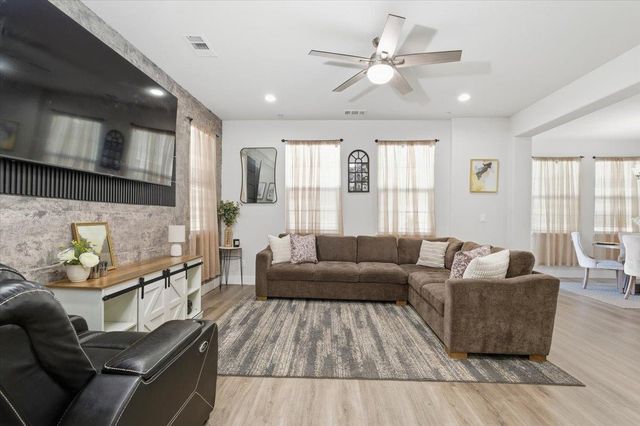 1711 Bella Lago Dr, Stockton, CA 95206