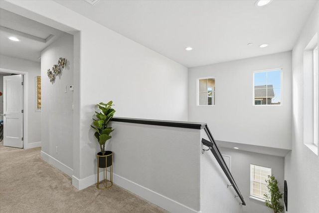 1711 Bella Lago Dr, Stockton, CA 95206