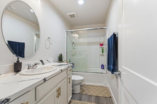 1711 Bella Lago Dr, Stockton, CA 95206