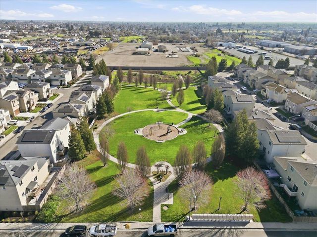 1711 Bella Lago Dr, Stockton, CA 95206