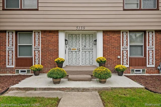 5139 W Outer Drive, Detroit, MI 48235
