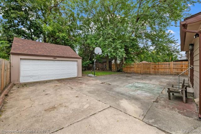 5139 W Outer Drive, Detroit, MI 48235