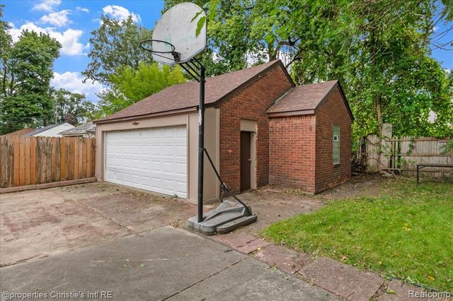 5139 W Outer Drive, Detroit, MI 48235