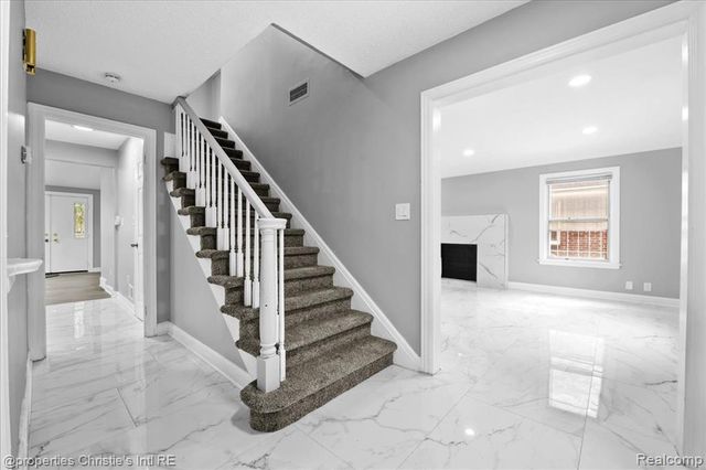 5139 W Outer Drive, Detroit, MI 48235