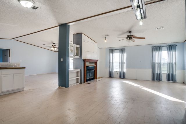 5705 N Sunchase Drive, Granbury, TX 76049