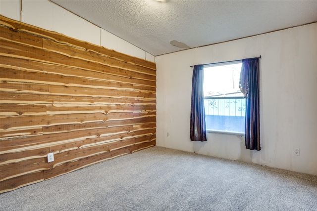 5705 N Sunchase Drive, Granbury, TX 76049